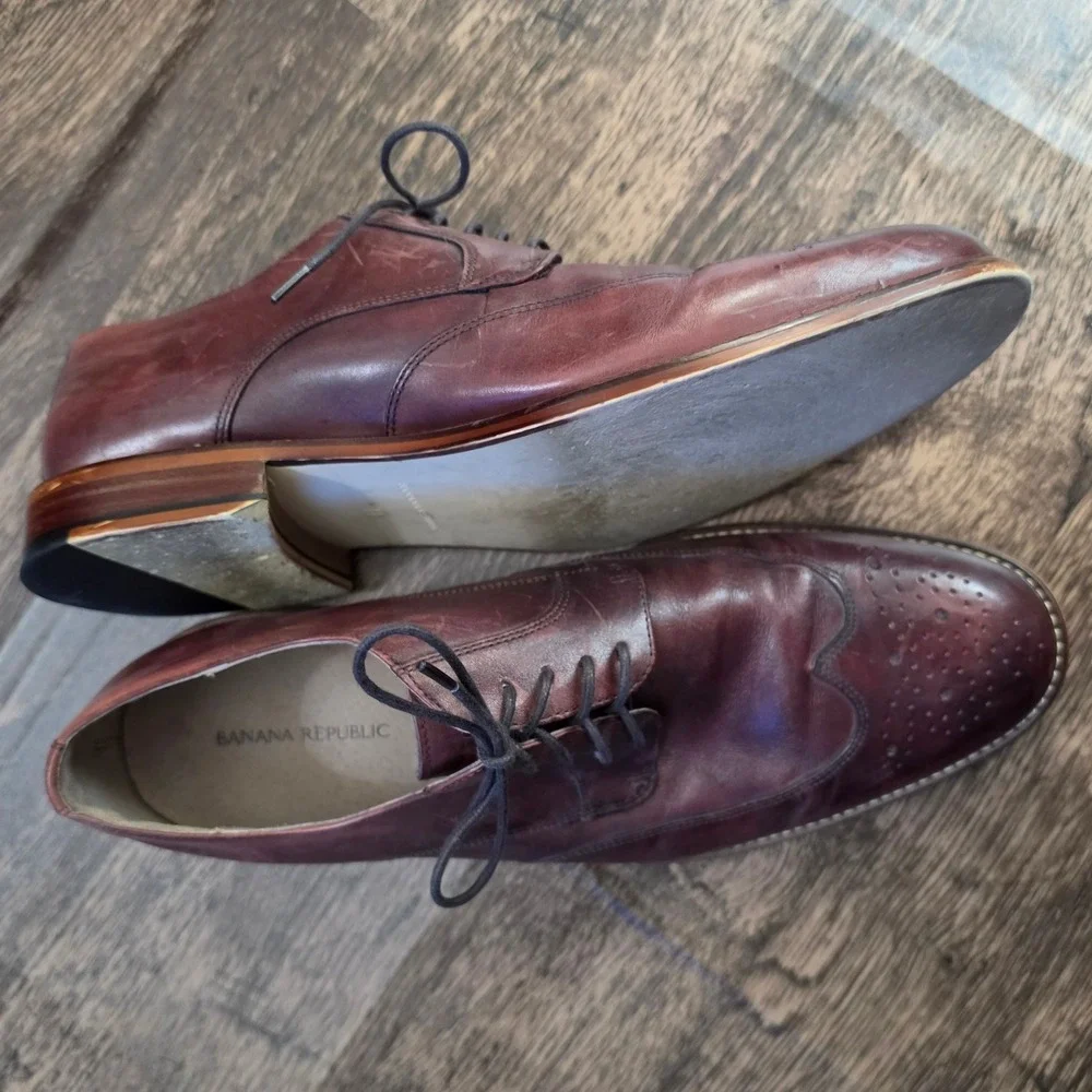 BANANA REPUBLIC Wingtip Oxfords Mens 11 Burgundy Leather‎ Brogue Dress Shoes